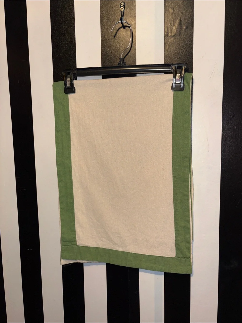 Cream w/ Green Border Cotton Table Runner Vintage Kitchen Linens Classic Home